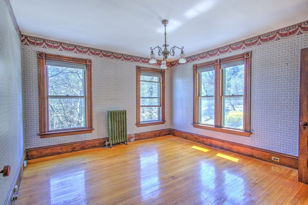 55 Long Hill Rd