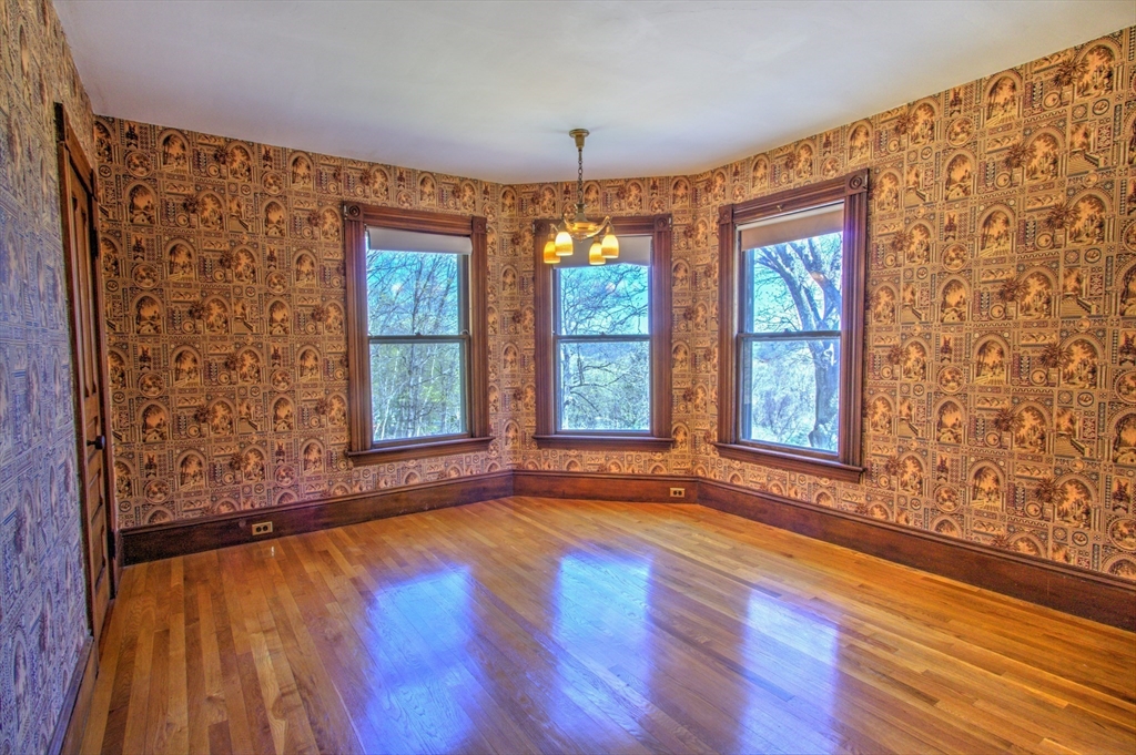 55 Long Hill Rd