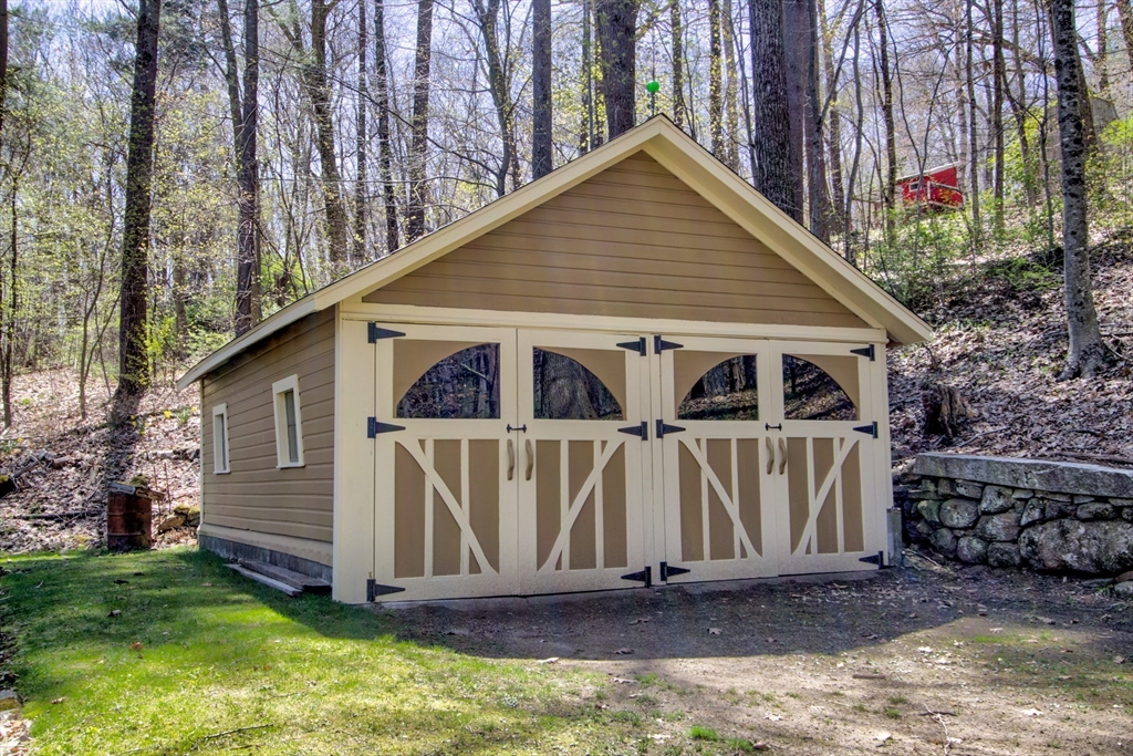 55 Long Hill Rd