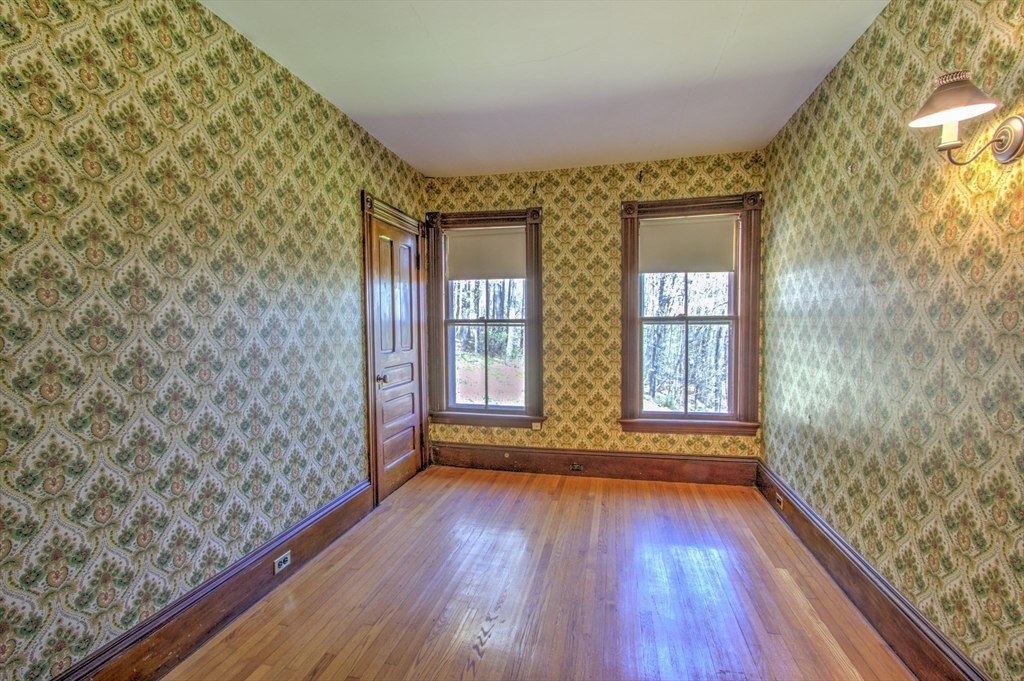 55 Long Hill Rd