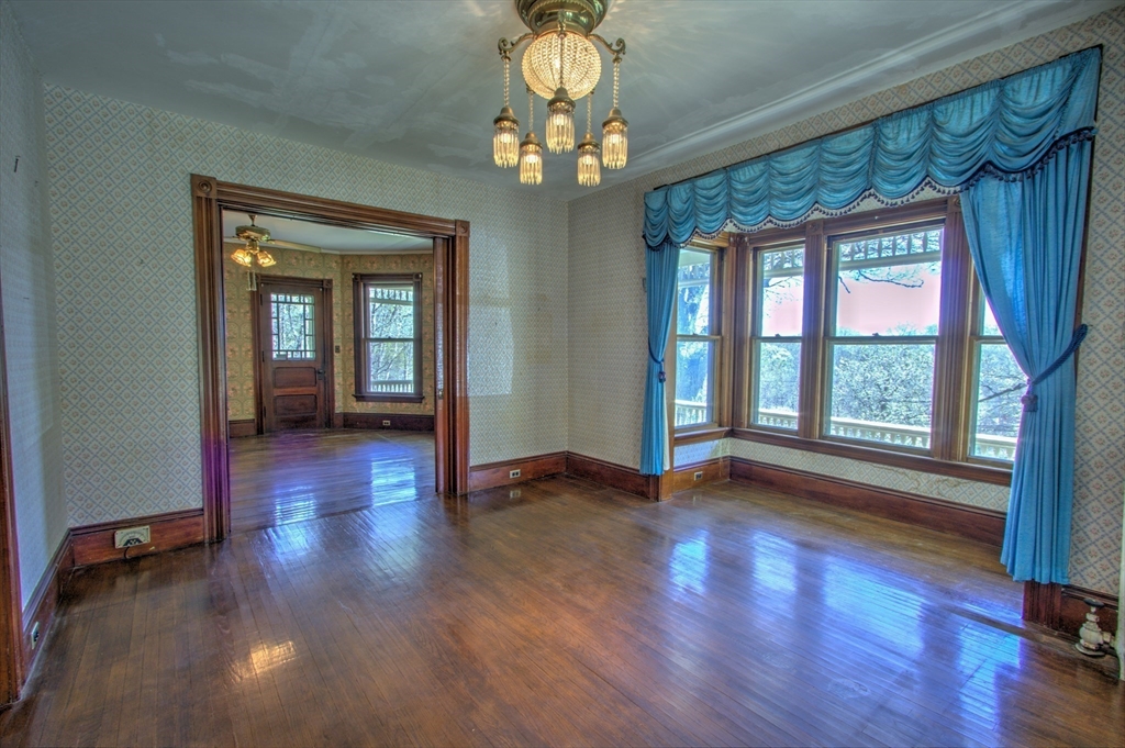 55 Long Hill Rd