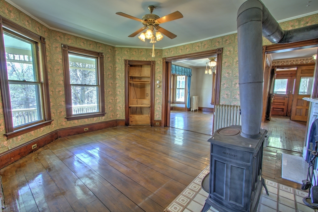 55 Long Hill Rd