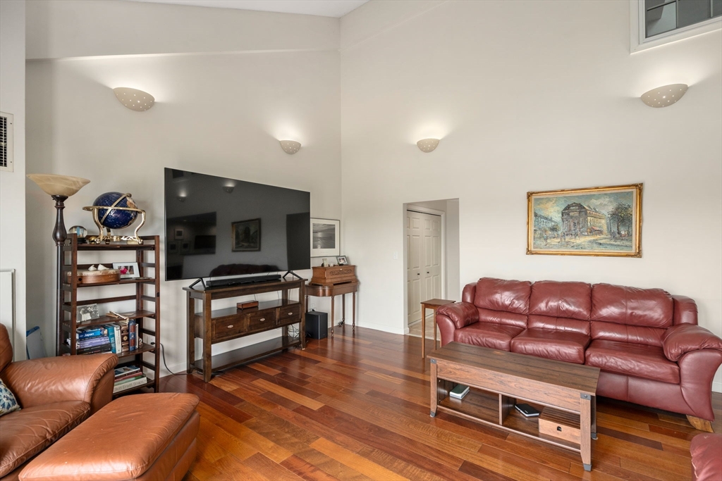 65 Lake Ave # 1002