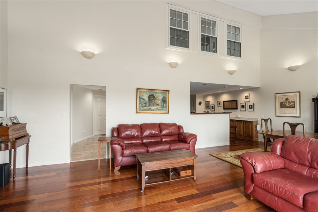 65 Lake Ave # 1002