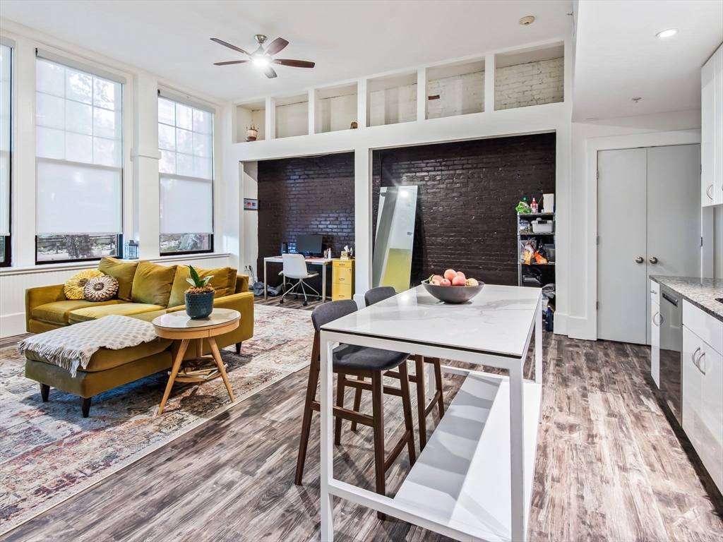 28 Adams St # 102