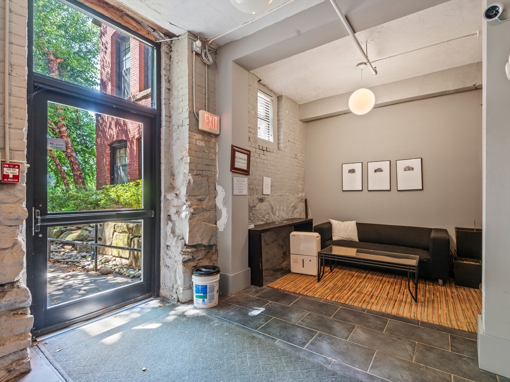 28 Adams St # 102