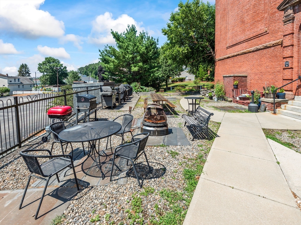 28 Adams St # 102