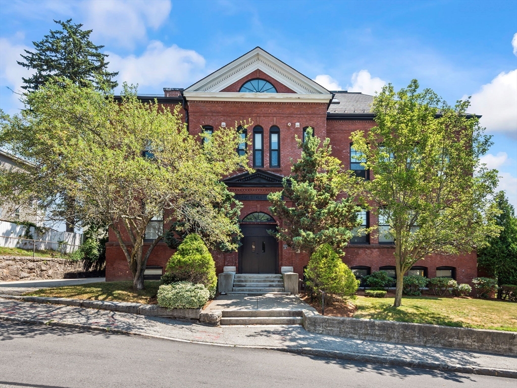28 Adams St # 102