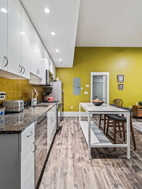 28 Adams St # 102