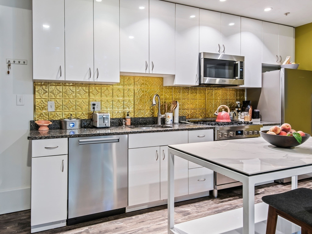 28 Adams St # 102