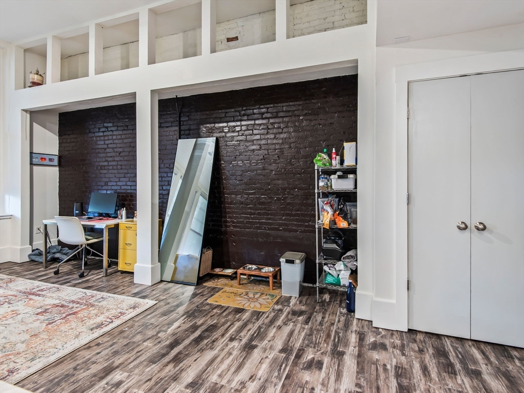 28 Adams St # 102