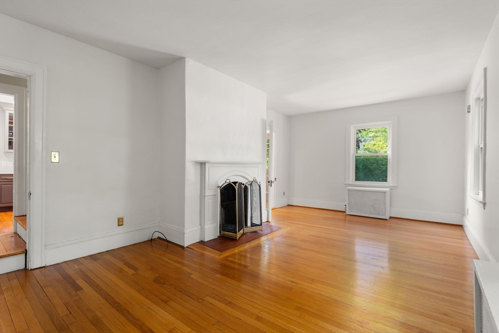 1231 Pleasant St