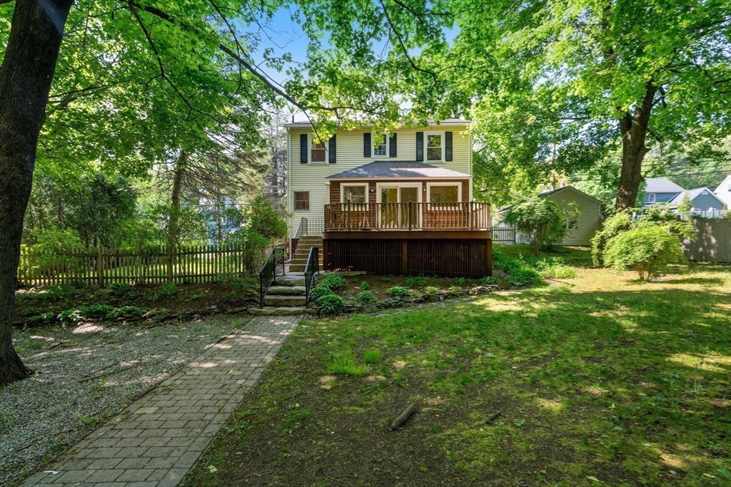 1231 Pleasant St