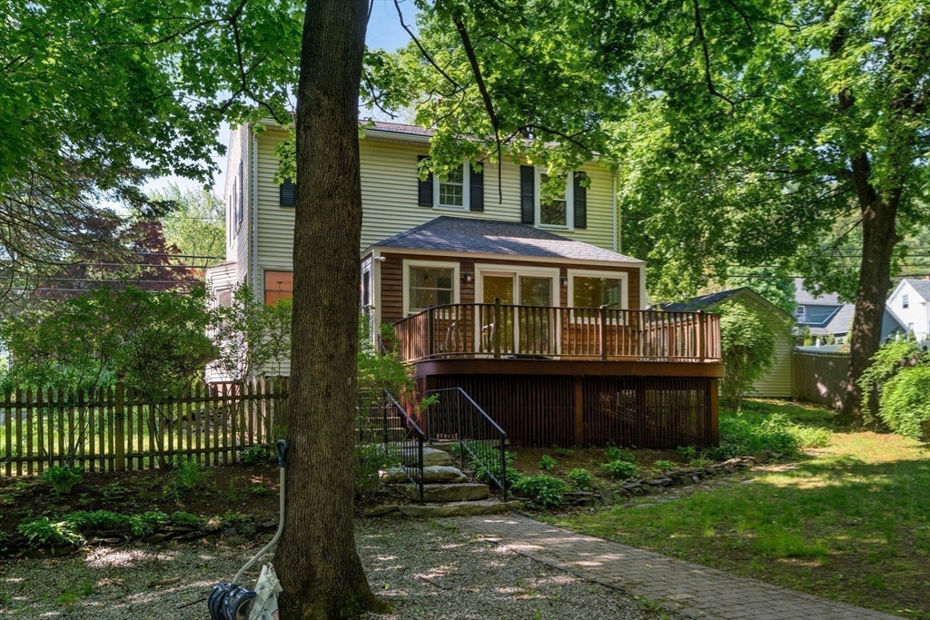 1231 Pleasant St