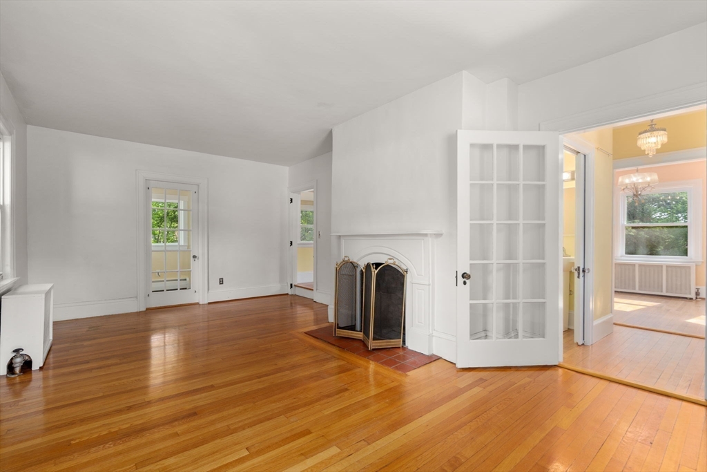1231 Pleasant St