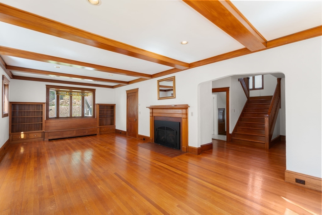 43 Laconia Rd