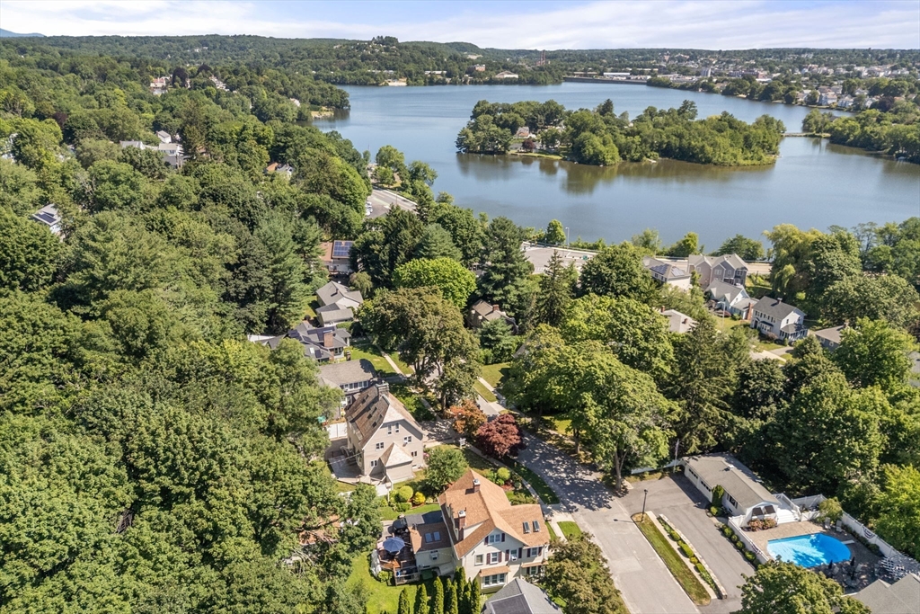 43 Laconia Rd