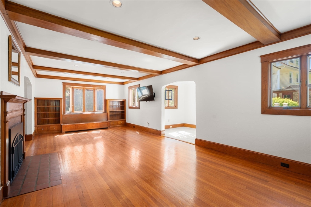 43 Laconia Rd
