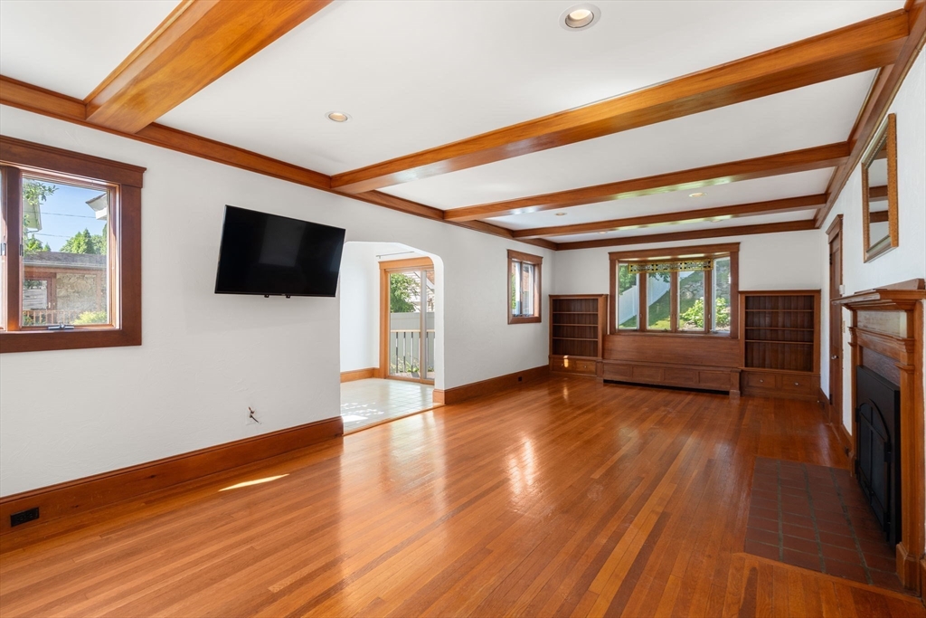 43 Laconia Rd