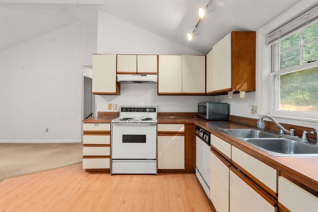 12 Winifred Ave