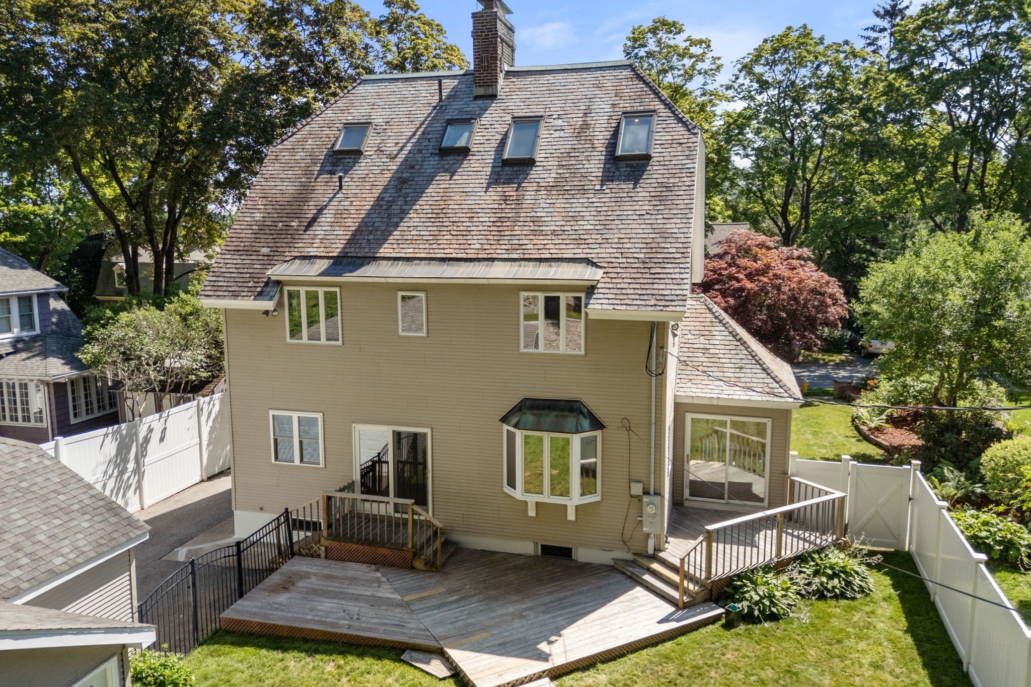 43 Laconia Rd