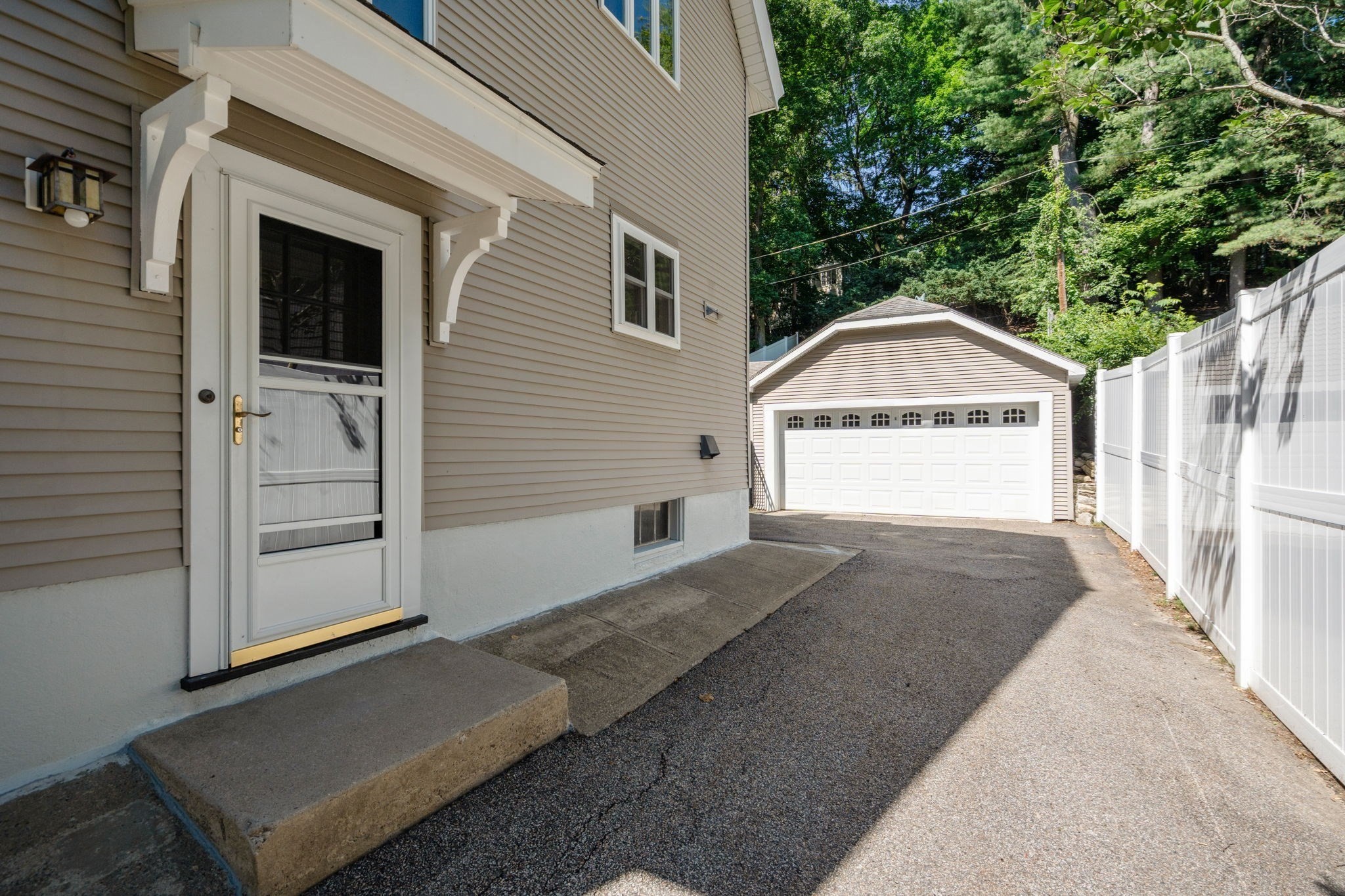 43 Laconia Rd