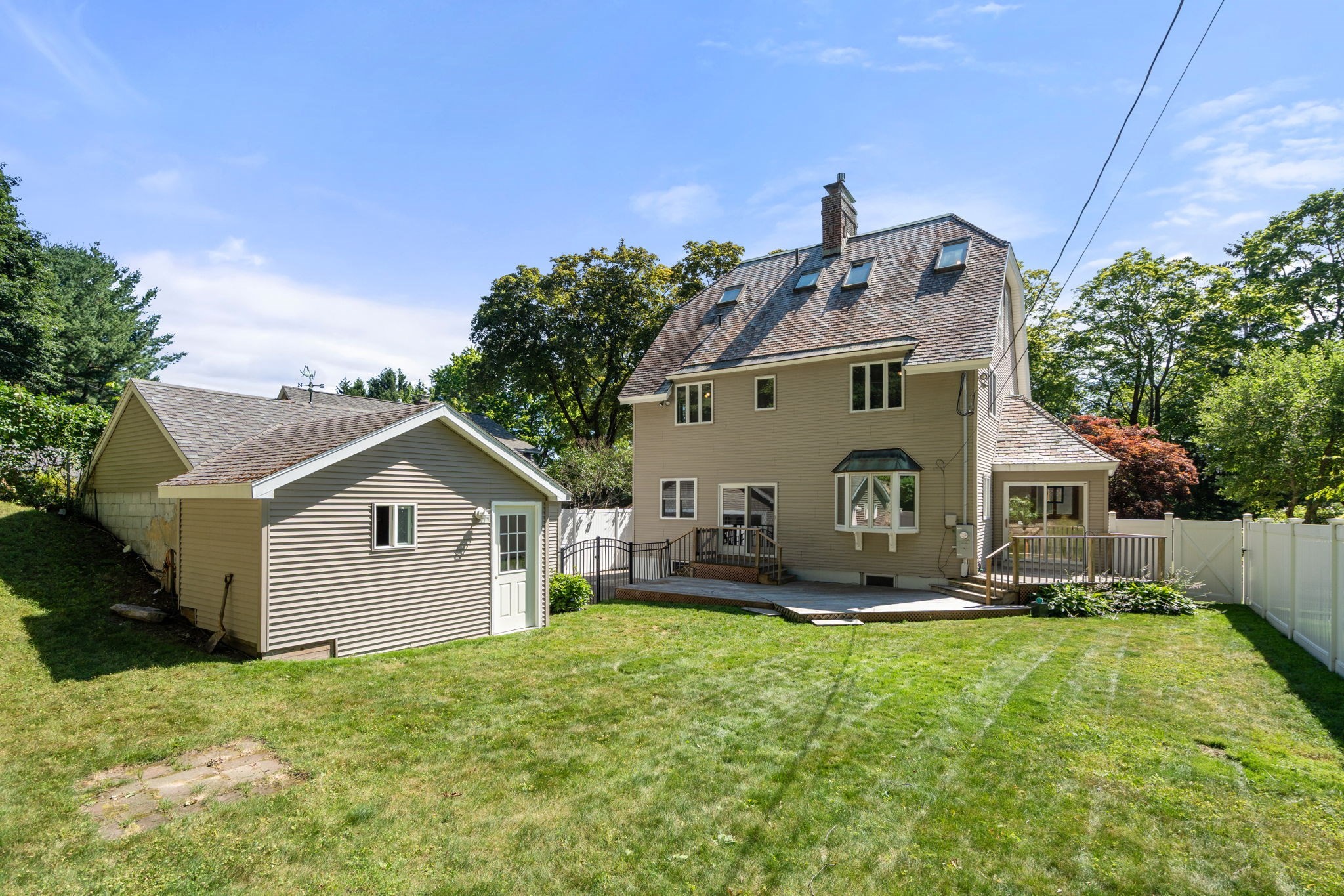 43 Laconia Rd