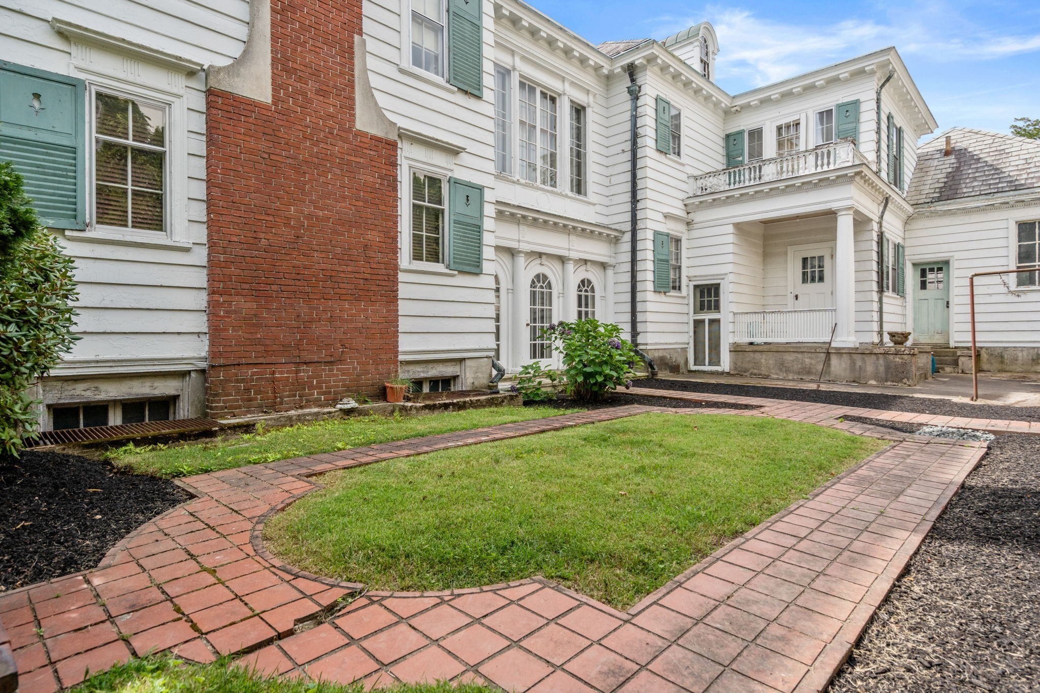 2 Military Rd