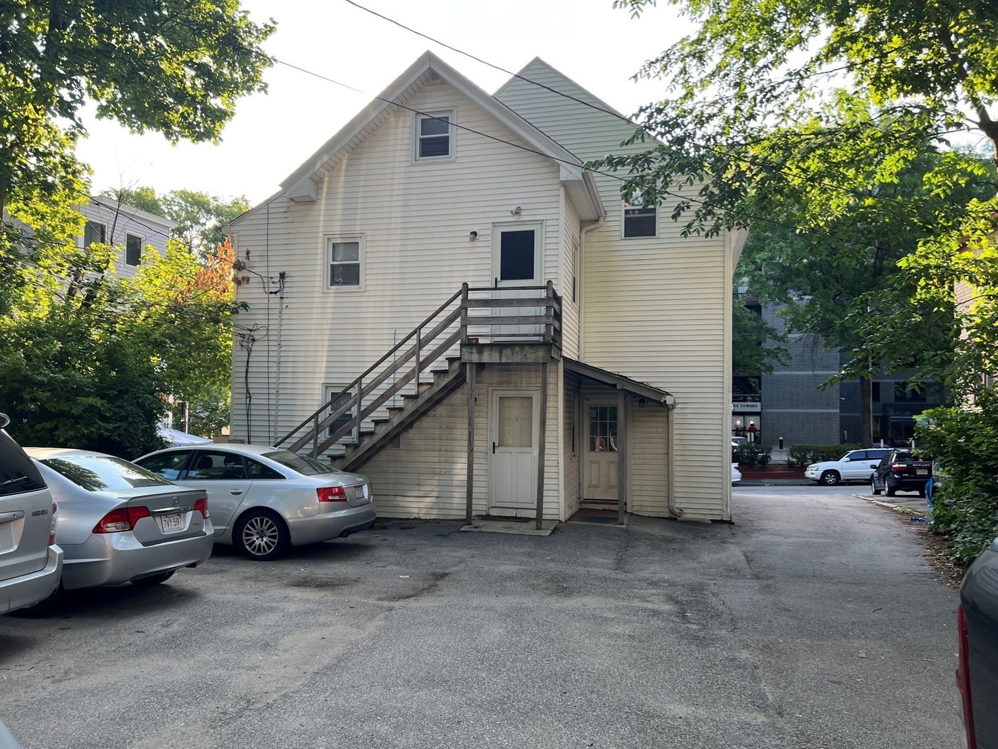 9 Wachusett St