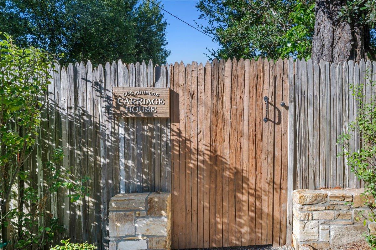 2 NW Northwest San Carlos