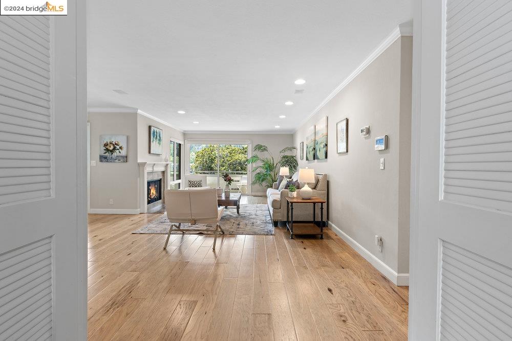 3446 Rossmoor Pkwy # 2