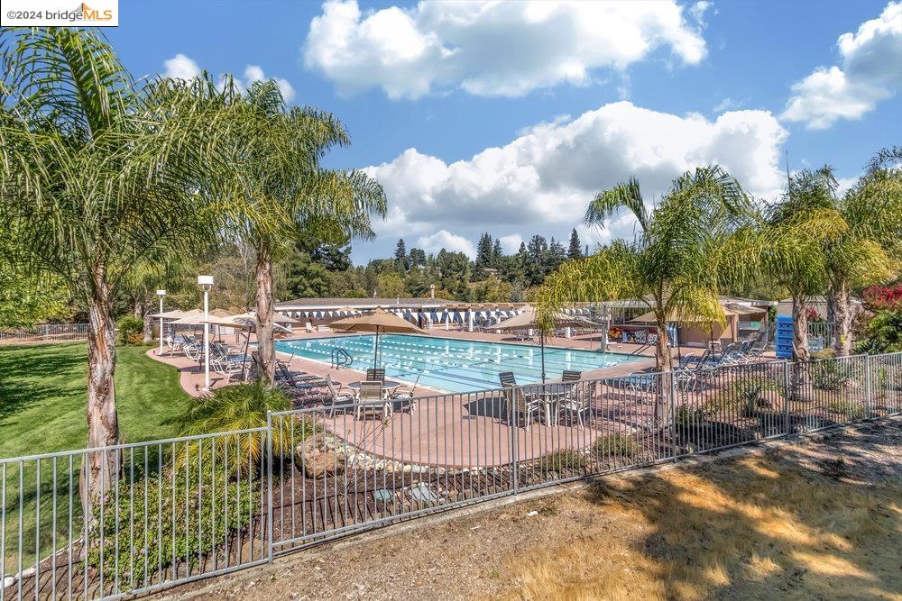 3446 Rossmoor Pkwy # 2
