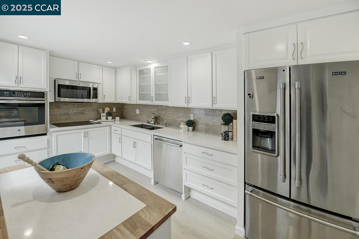 1225 Skycrest Dr # 2