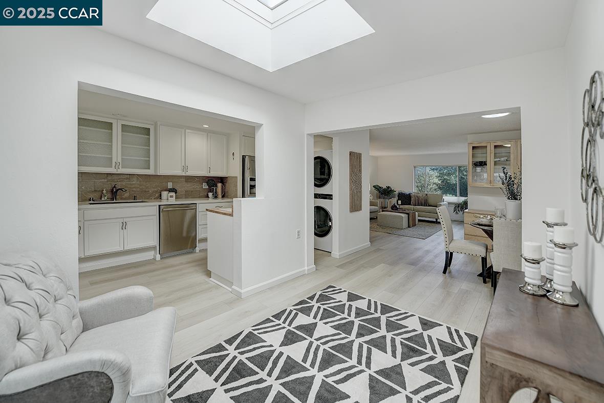 1225 Skycrest Dr # 2