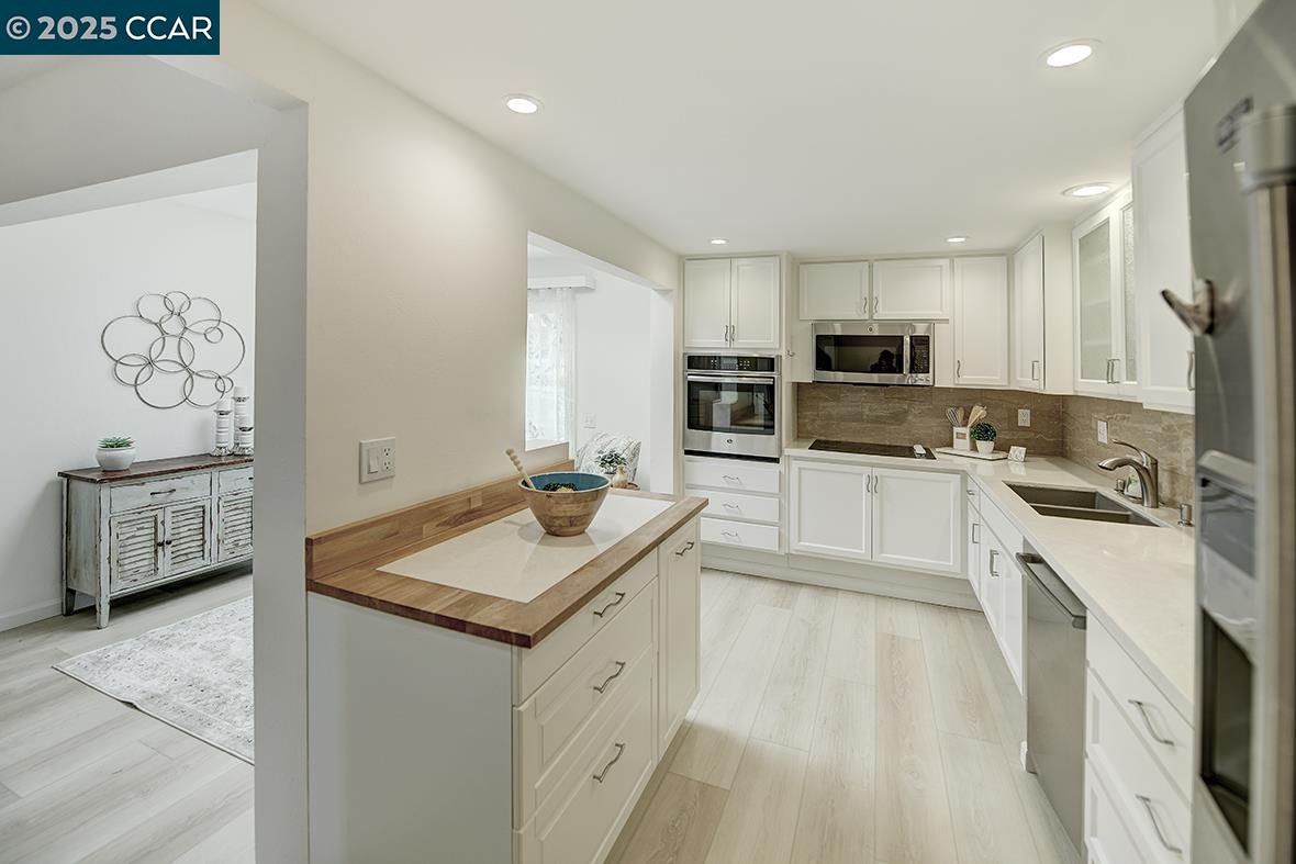 1225 Skycrest Dr # 2