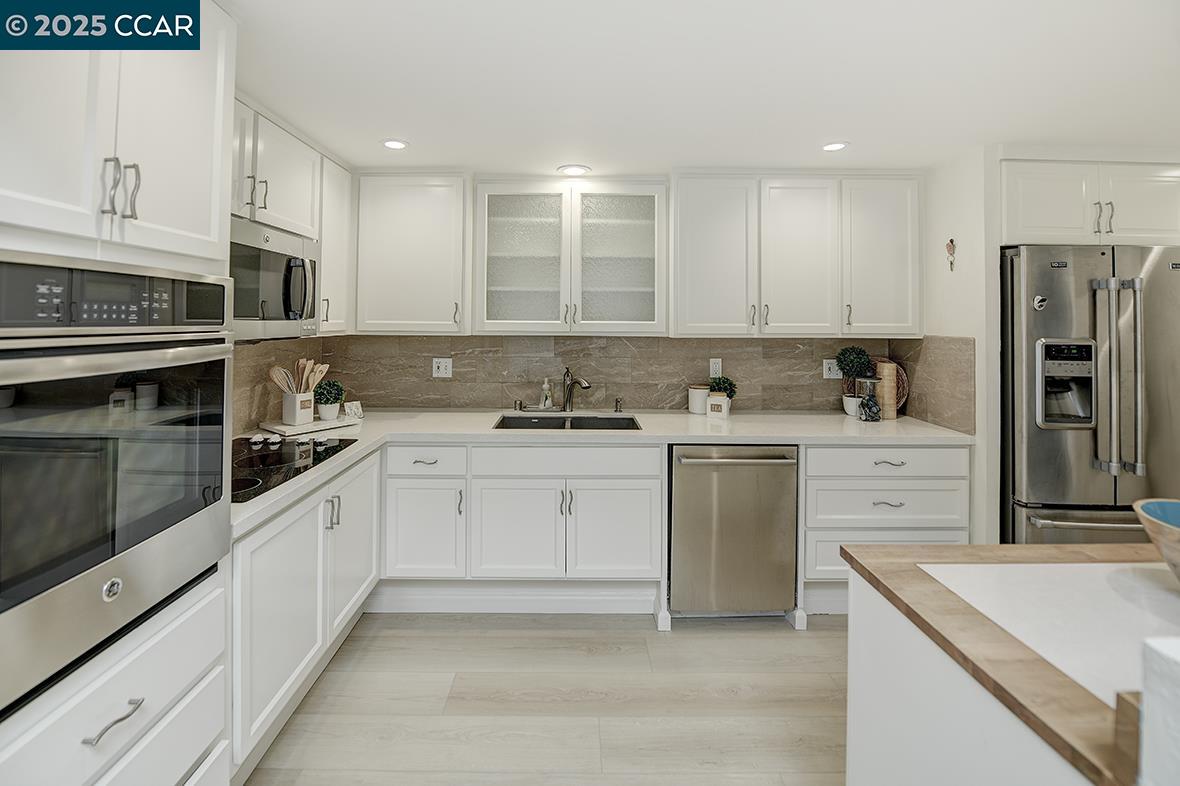 1225 Skycrest Dr # 2