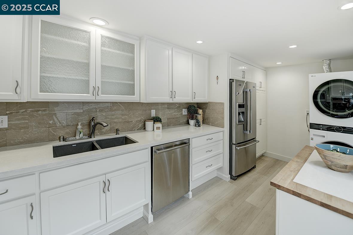 1225 Skycrest Dr # 2