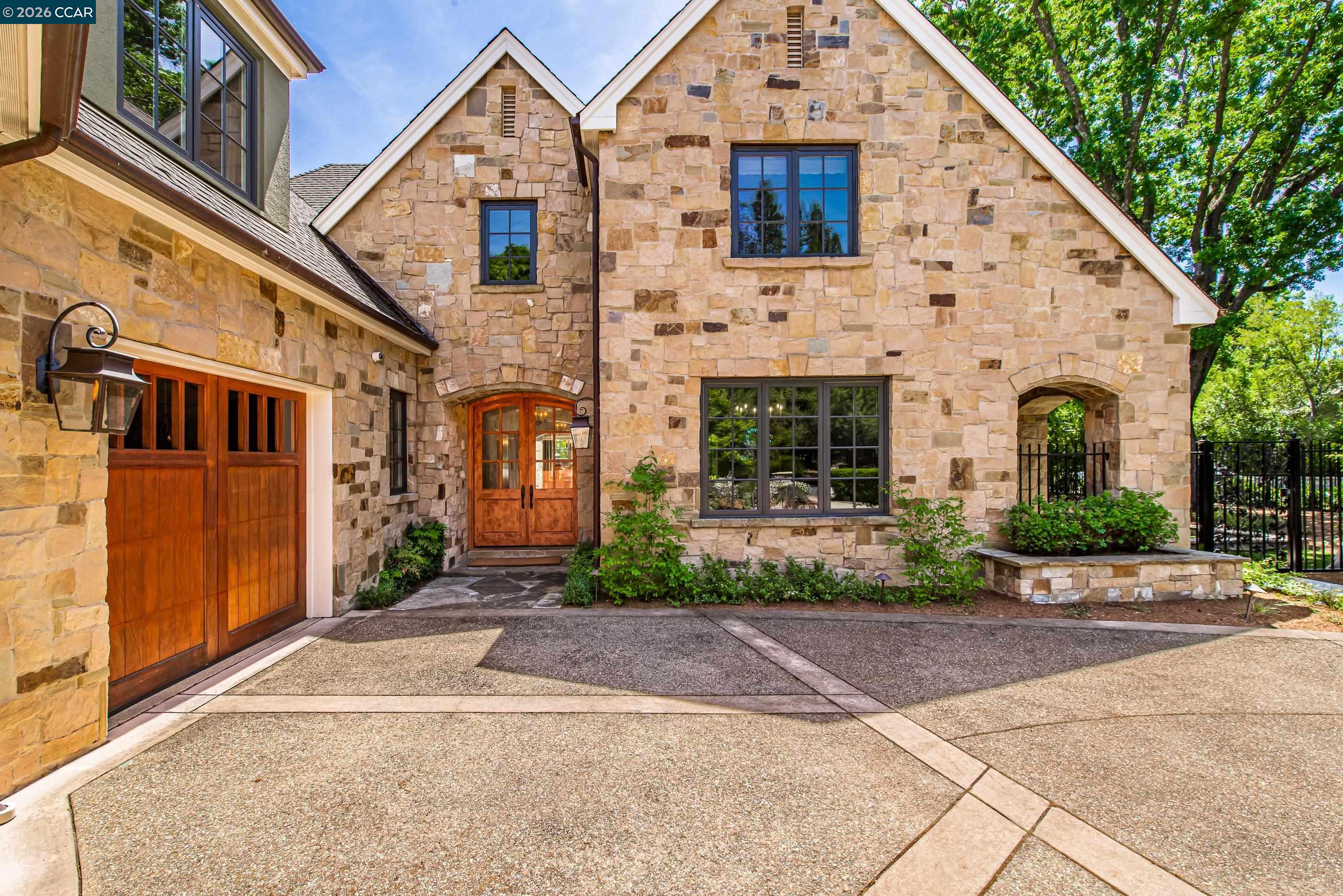 53 Hidden Oaks Dr.