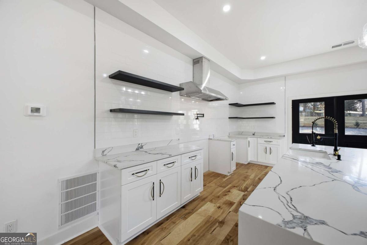 6465 Yacht Club Road