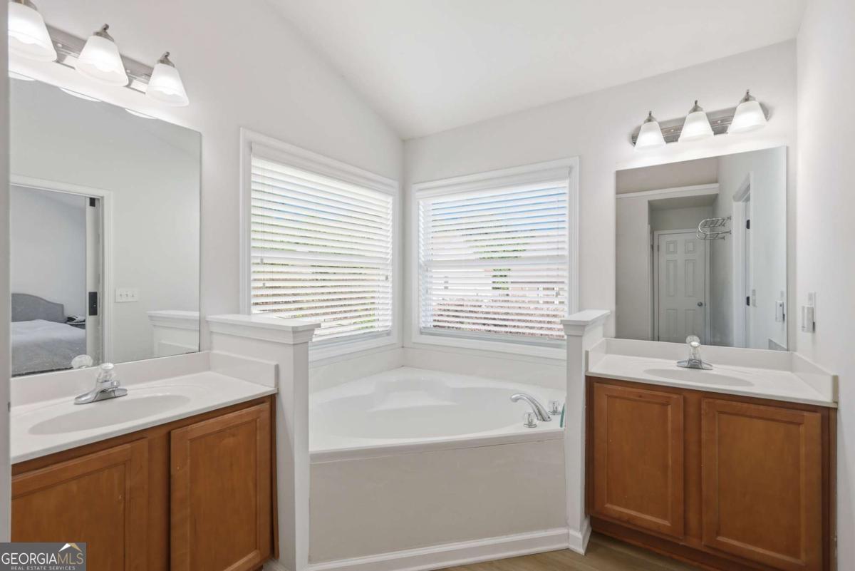 2252 Jasmine Glenn Drive