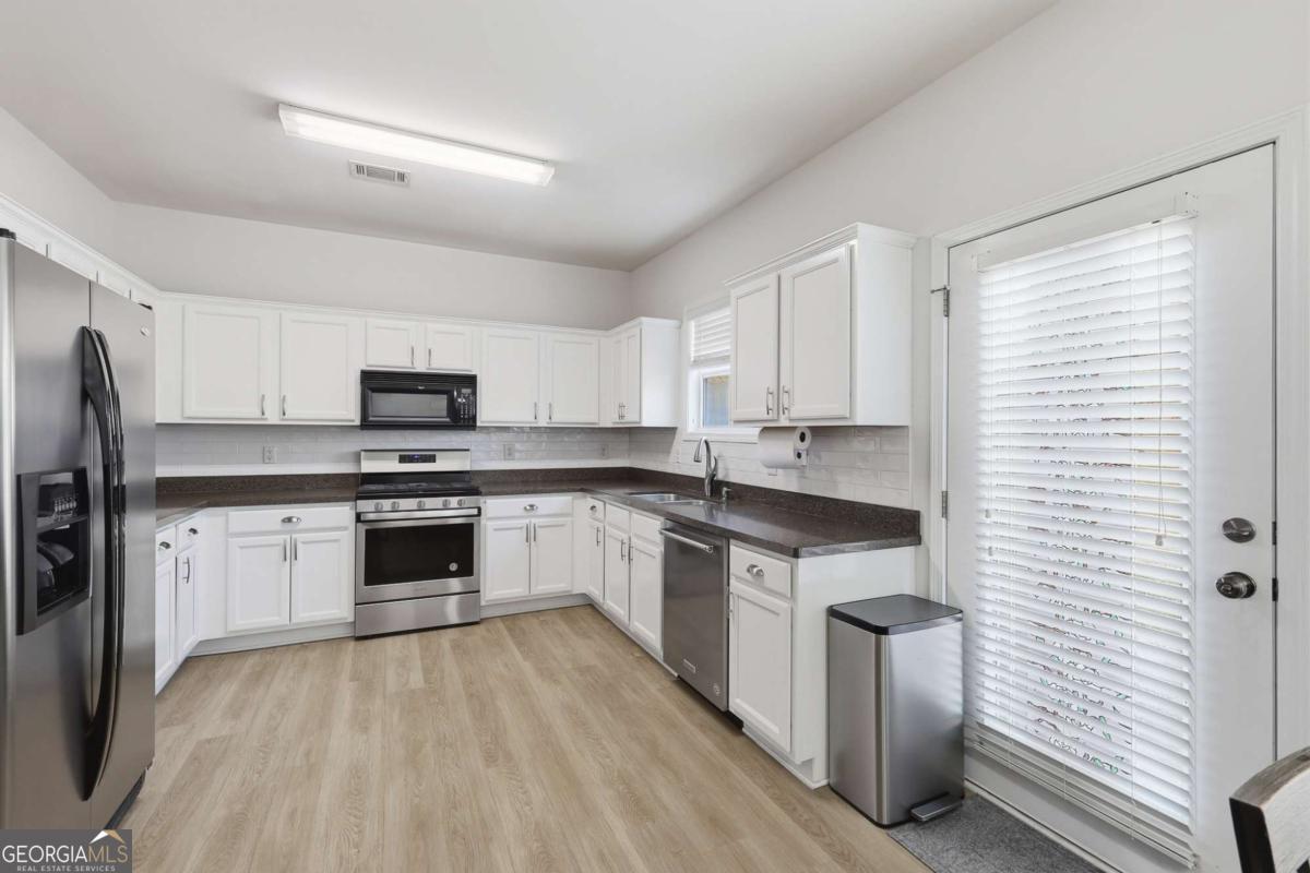 2252 Jasmine Glenn Drive