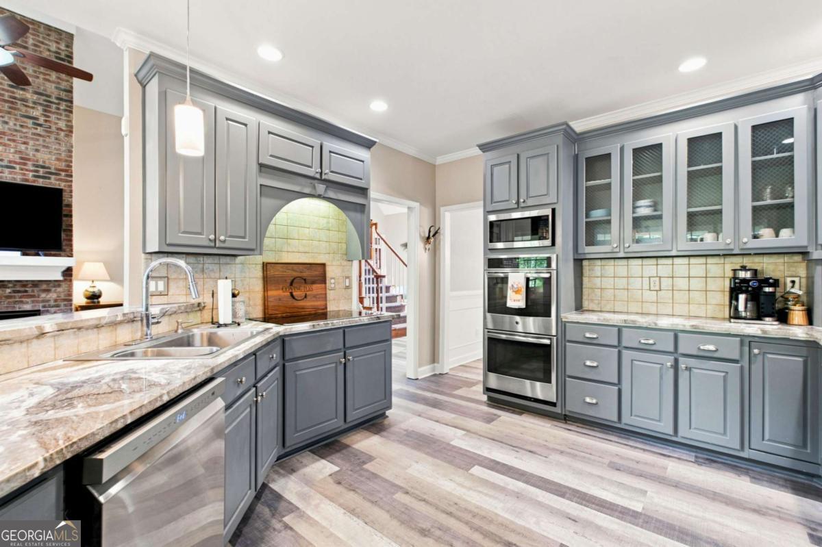 1220 Peachtree Road
