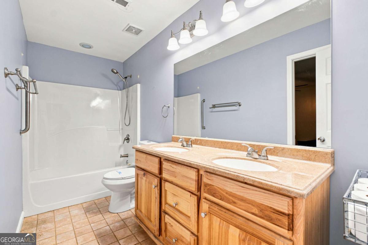 1220 Peachtree Road