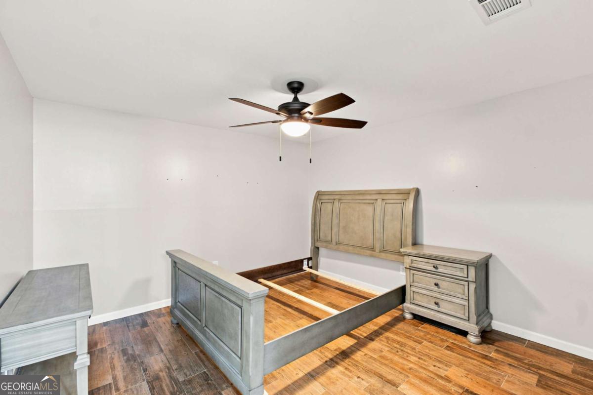 1220 Peachtree Road