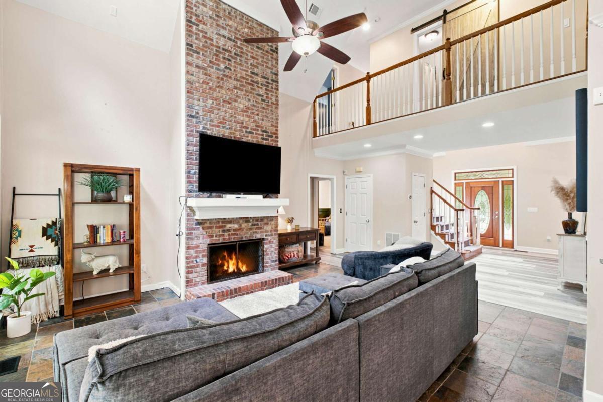 1220 Peachtree Road