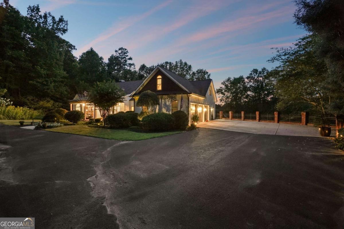 6795 Dawg Ridge
