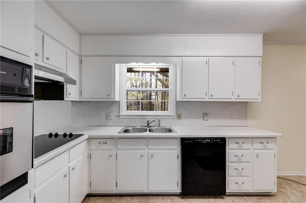 5746 Woodland Drive