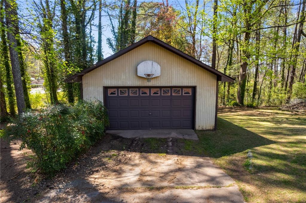 5746 Woodland Drive