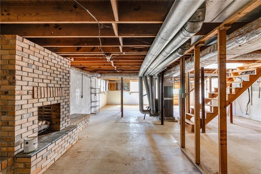 5746 Woodland Drive
