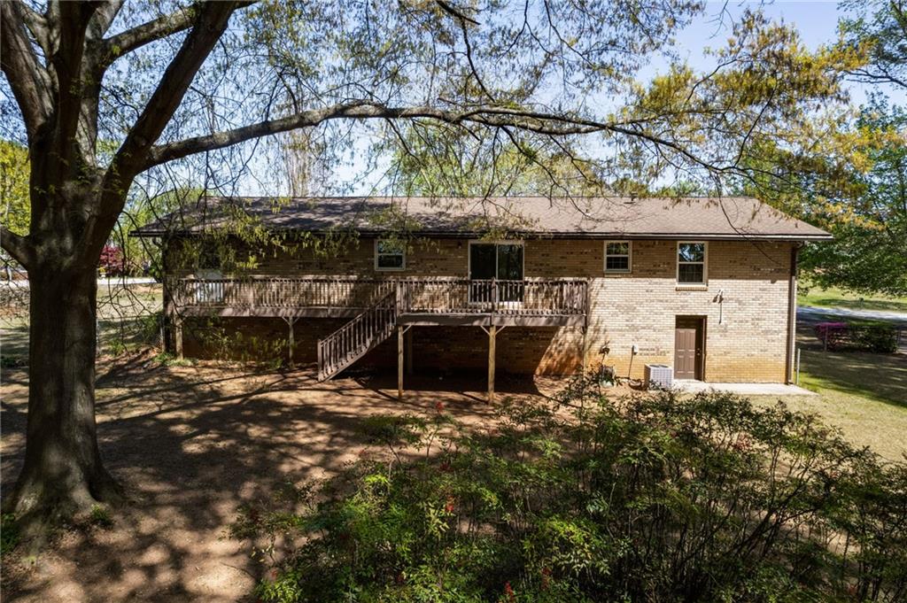 5746 Woodland Drive